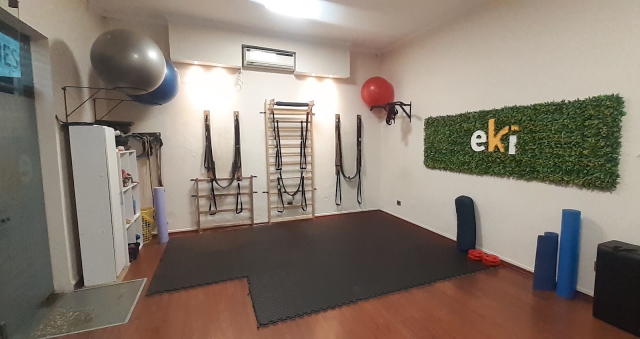 Gimnasio de rehabilitación eki Kinesiología con muro vegetal vivo en Paraná
